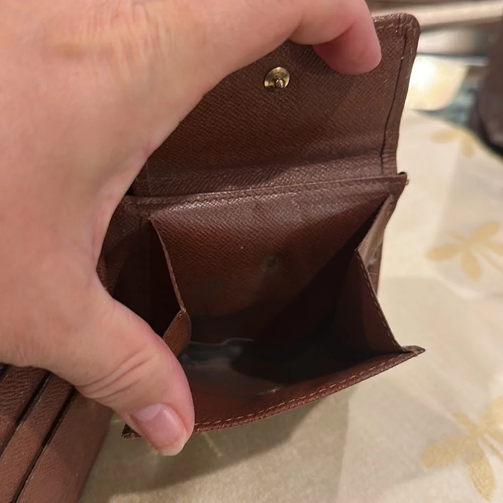 Louis Vuitton / LV Vintage Brown Monogram Logo Bifold Wallet w/ Coin Compartment